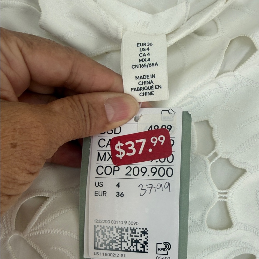 H&M Elegant White Lace Skirt - Picture 4 of 16